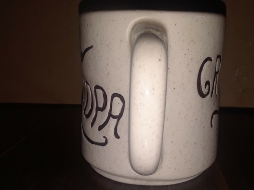 Set Of Two 2 Mugs Grandparents Smoking Pipe Yellow Flowers 3.25" Tall - Picture 5 of 12