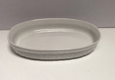 CORNINGWARE ETCHED STONEWARE CASSEROLE BAKING DISH