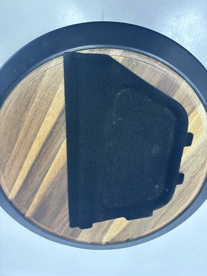 Land Rover LR2 2009 subwoofer cubierta moldura Land Rover LR2 3,2 L Foto 2 de 4