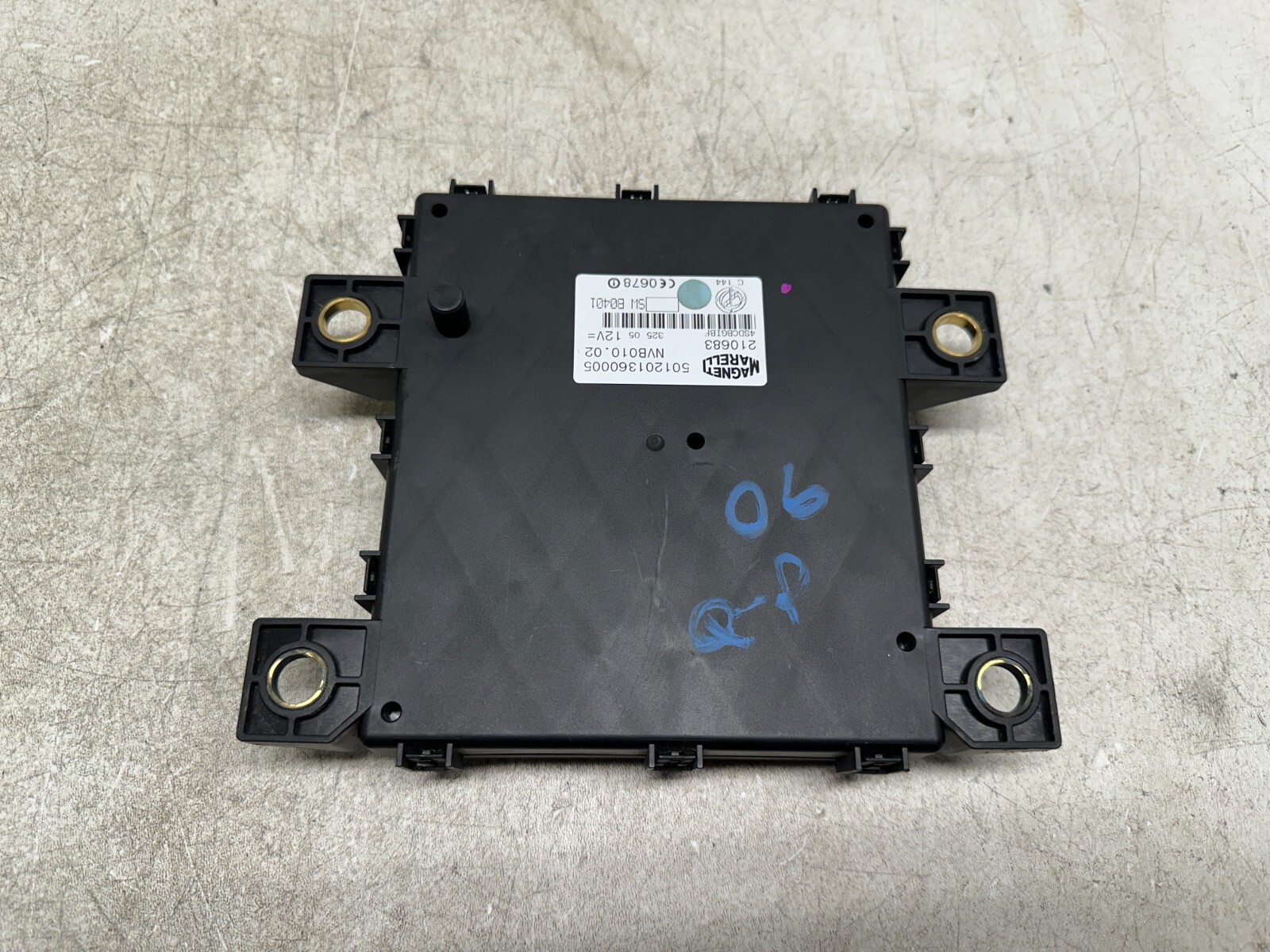 H411162 2003-2012 Maserati Quattroporte REAR TRUNK RELEASE CONTROL MODULE OEM