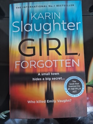 Girl, Forgotten Paperback Karin Slaughter