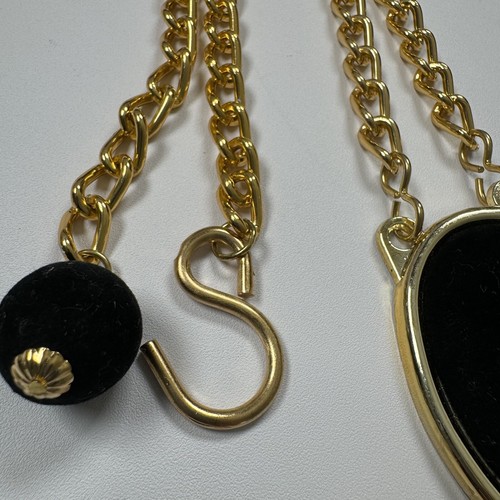 Vintage Velvet Chain Belt Oval Panel Gold Tone Hook Link 80s 90s - Picture 6 of 6