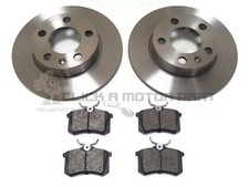 VOLKSWAGEN VW GOLF MK4 GTI 1998-2004 SET 2 DISCHI FRENO POSTERIORI E PASTIGLIE NUOVO