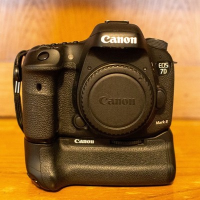 Canon EOS 7D Mark II 20.2MP DSLR Camera Body + Battery Grip | Great Condition