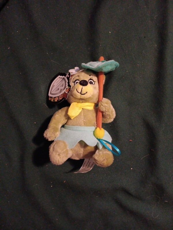 NWT Warner Bros Yogi Cindy Bear plush with umbrella Cartoon, 7"