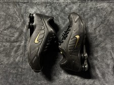 Nike Shox R4 - Schwarz/Gold - Größe 40 EU