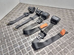 BMW 5 E39 2001 Diesel Satz Satz Sicherheitsgurte 8198571 120kW GENUINE TRA60869