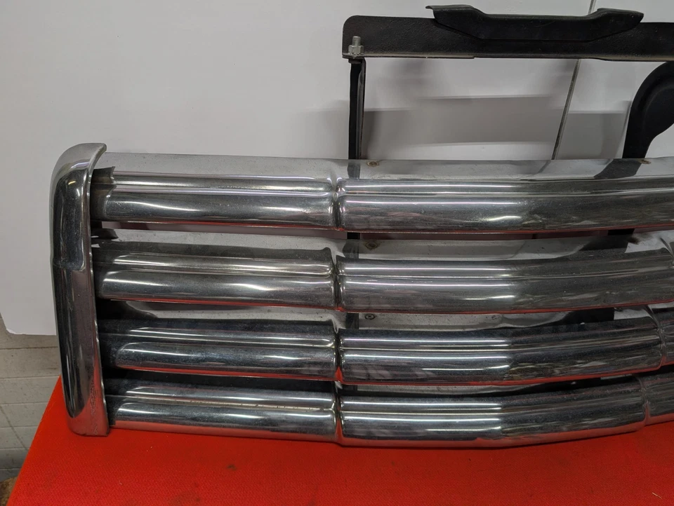 1947 1948 1949 1950 1951 1952  GMC Truck Grill  - Image 2 of 4