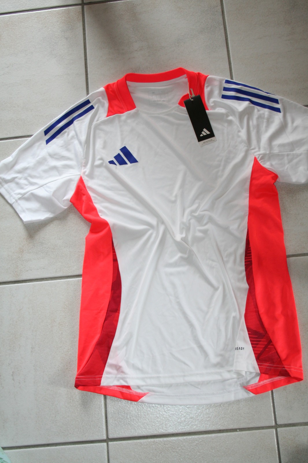 adidas Fußball Trikot  Gr. M   NEU