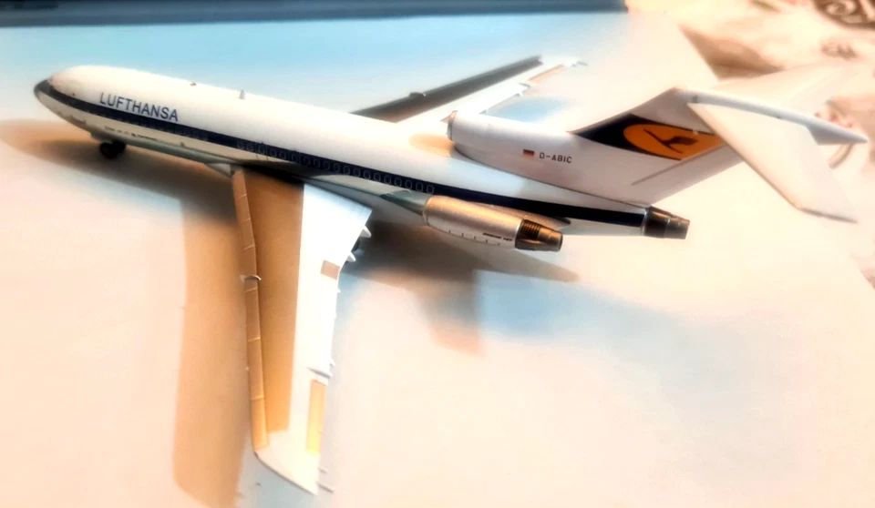 Lufthansa Retro B727-100  D-ABIC - Scala 1:200 Die Cast - JFox 200 - Immagine 4 di 4