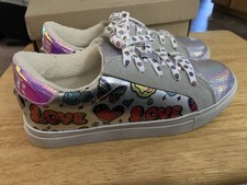 steve madden kids shoes Size 4