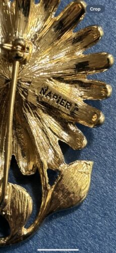 Vtg Napier Daisy Gold Tone Signed Rhinestone Daisy Flower Brooch Pin - Picture 3 of 5