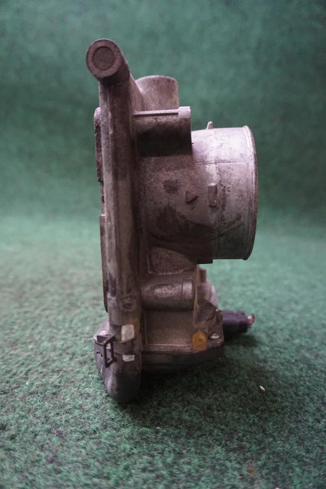 Mazda 3 2010 2,0 L carrocería del acelerador OEM L3R413640 Foto 4 de 4