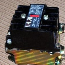 ALLEN BRADLEY AC CONTROL RELAY 700-N200A1 2POLE N/O CONTACTS 120V COIL R044A