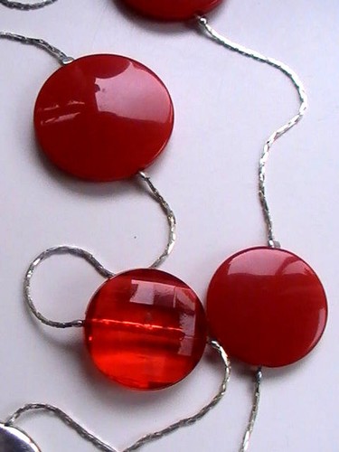 RED SILVER LONG NECKLACE CLEAR SEE THROUGH SHINY - Picture 4 of 12