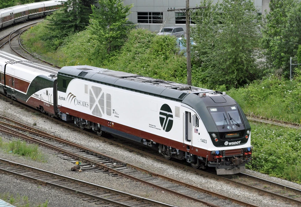 Bachmann 67954 N Amtrak Cascades Siemens SC-44 Charger DCC & WOW Sound #1403 - Image 2 of 2