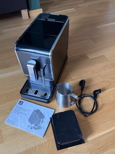 Tchibo Esperto Latte Kaffeevollautomat Schwarz mit Milchkanne