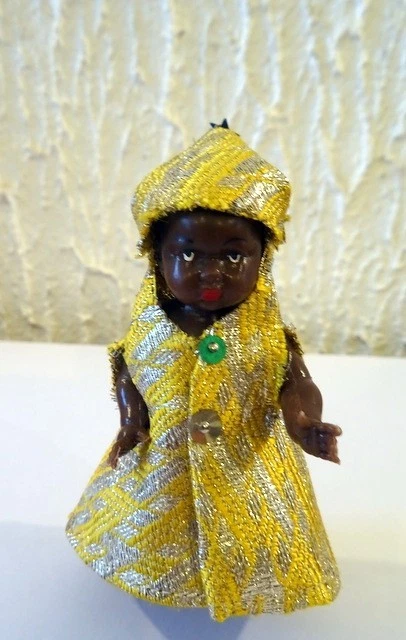 POUPEE ANCIENNE ASIATIQUE mesurant 27 cm habit d'origine bon état EUR 70,00 - FR