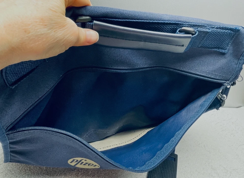 EUC Expandable Messenger Bag, "Pfizer," Navy, Shoulder Strap, 16"L x 14" T x 3"W - Image 3 of 4