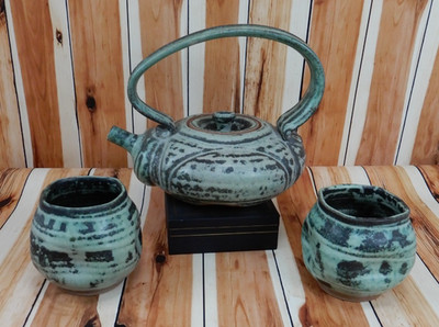  David Vogel  Studio Pottery Hand Thrown Tea Pot W/ Two Cups Artist Signed