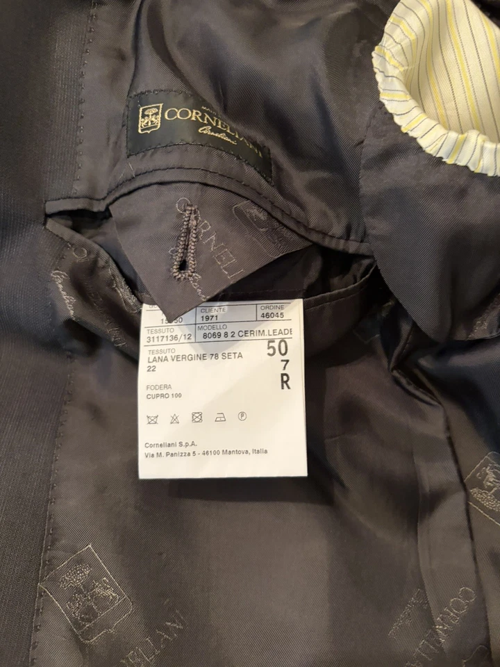 Esmoquin Corneliani gris oscuro tres piezas lana-seda pico solapa 40R (UE 50) traje Foto 3 de 4