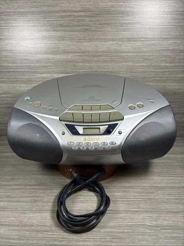 Sony CFD-S250 AM/FM Radio Vintage Boombox CD Player Cassette Recorder w Cord EUC