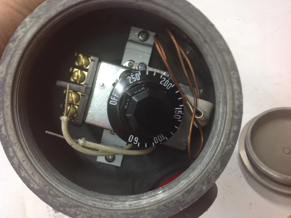 Chromalox ARMTS-2205-3E2T2 Immersion Heater 480V, 1PH 60 to 250F, NEW NO BOX - Image 2 of 4