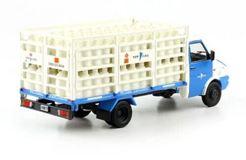 Iveco Daily 2002 YPF Gas Truck Rare Argentina Diecast Car Scale 1:43 + Magazine - Image 3 of 3
