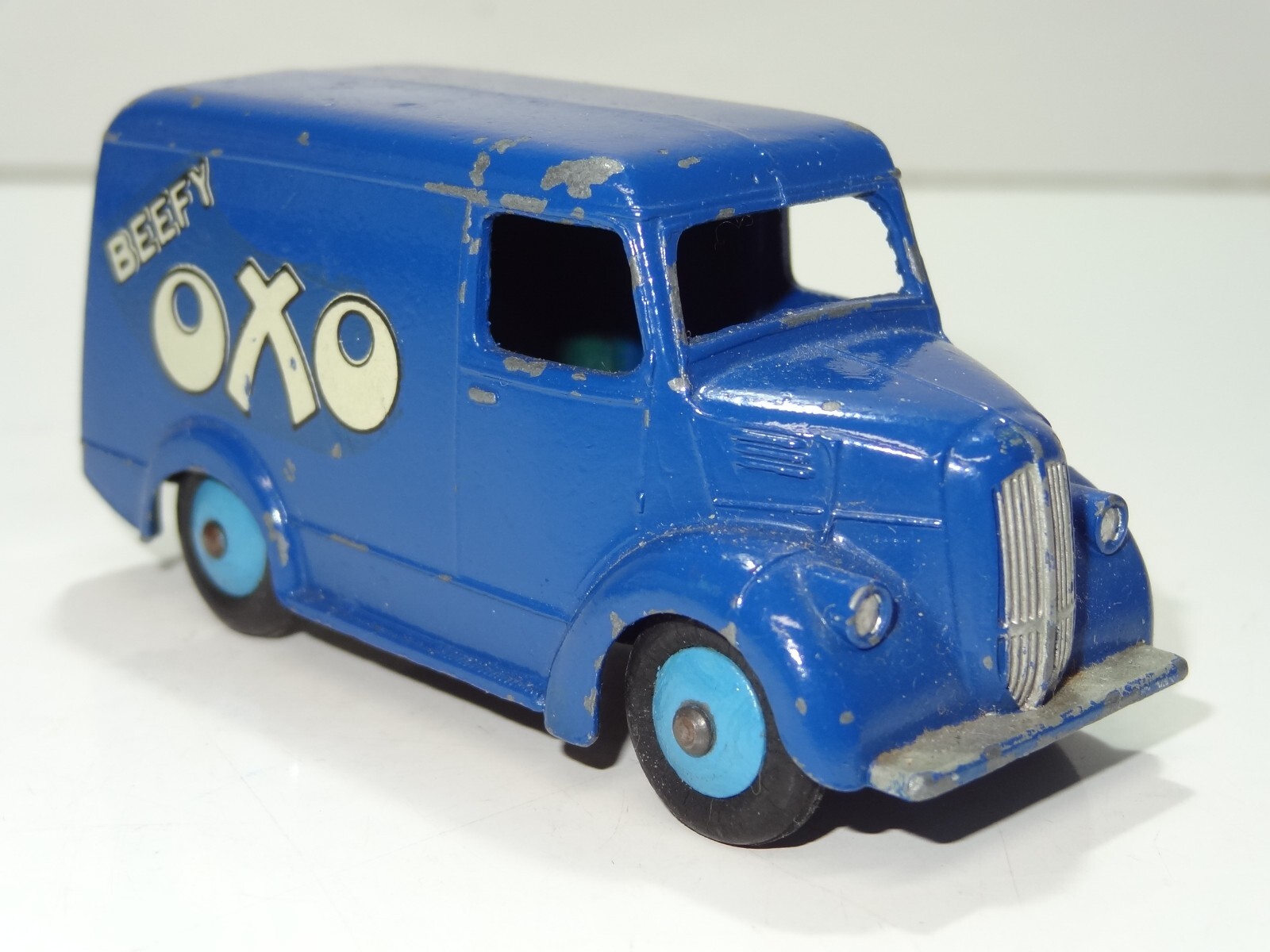 Dinky 453 TROJAN OXO VAN