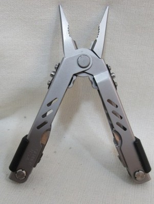 Gerber MP400 Compact Sport Multi-Tool with Sheath - Silver