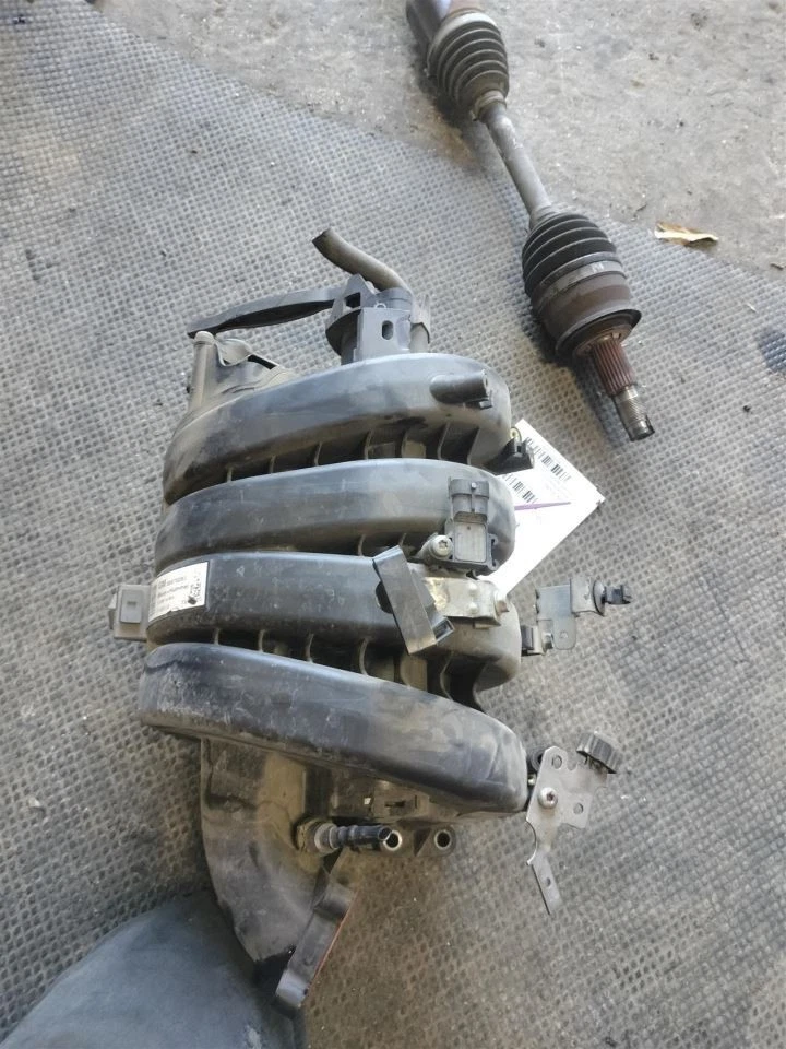 Colector de admisión 55570283 Chevrolet Sonic 2012-2018 Foto 2 de 4