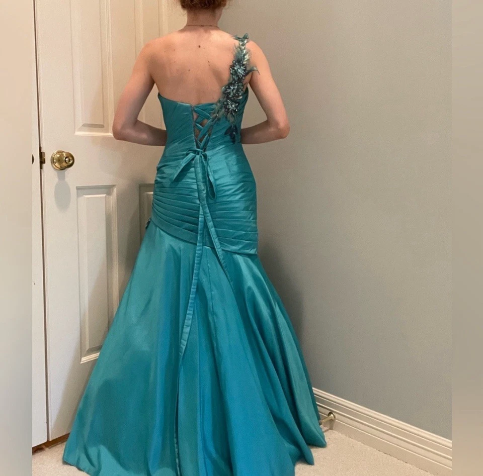 很漂亮! 蓝绿色美人鱼刺绣礼服 - 状况完好 — 第 4/4 张图片