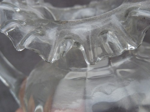 LOVELY ANTIQUE VICTORIAN MARY GREGORY GLASS JUG FRILLY 1880S ORNATE VASE/ BLOWN - Picture 8 of 9