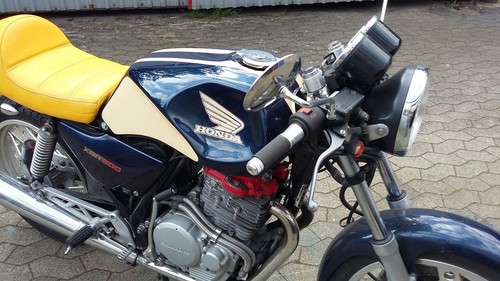 Motorrad Honda XBR 500 - Bild 3 von 7