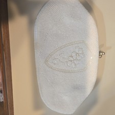 Women&rsquo;s White Beaded Oval Clutch Purse, Lined w/ Inner Pockets, Mirror