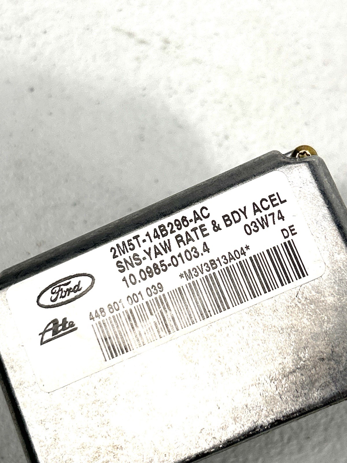 2004 Jaguar XJ8 Aston Martin DB9 Yaw Turn Rate Acceleration Sensor 2M5T14B296AC