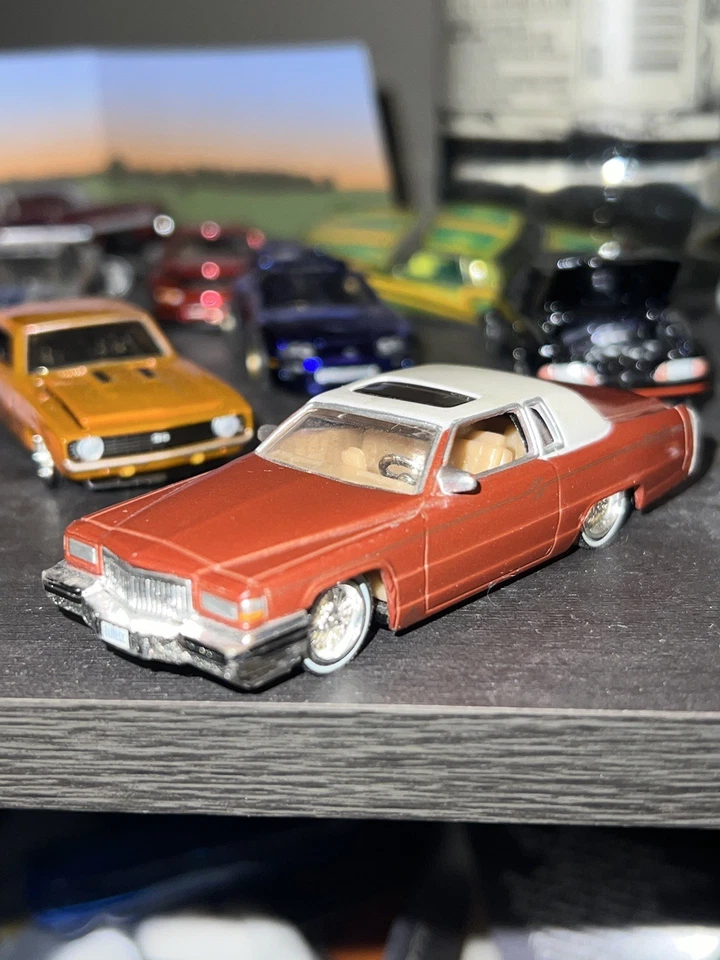 85 Cadillac Brougham  - Image 2 of 2