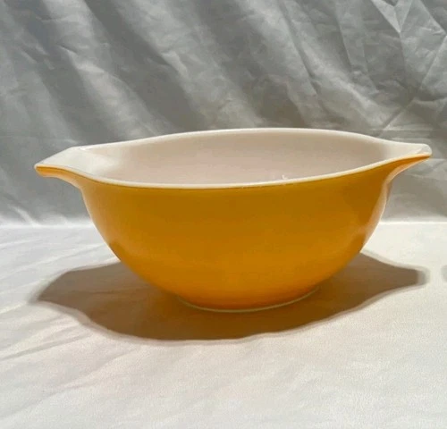 Pyrex 442 1.5 Qt  Mixing Bowl Solid Orange  Made In USA