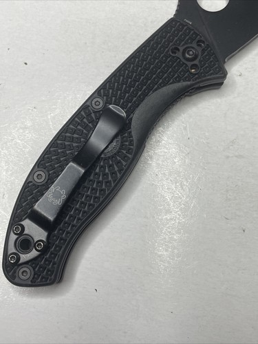 Spyderco Tenacious Lightweight Folding Knife FRN C122PBBK - 第 6/20 張圖片