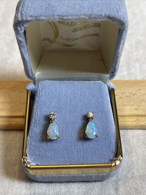Ohrringe nach Maß 14 Karat Gold Feueropal und Diamant 