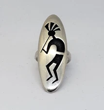 LAWRENCE SAUFKIE (1935-2011) Hopi Silver Kokopelli Flute Player Ring Size US 6.5