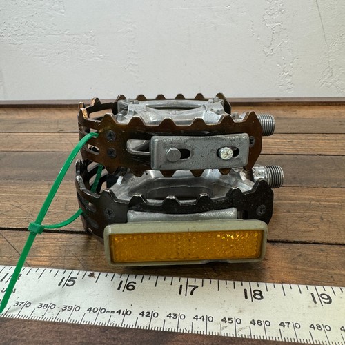 Mongoose ATB VP-747 Pedals 9/16 in Old School BMX Bear Trap 3PC OG 80s A2 - Picture 10 of 12