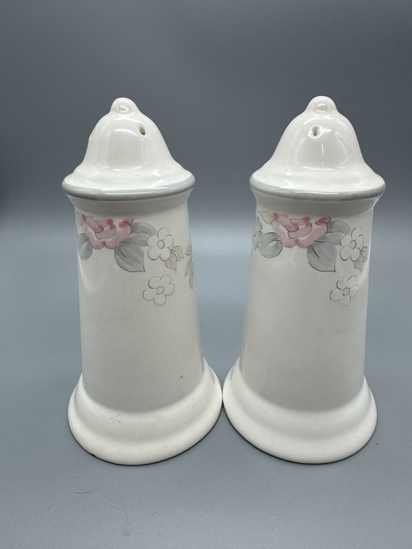 Pfaltzgraff~Wyndham Pink, Blue, & White Floral Salt & Pepper Shaker Set 6" (H)