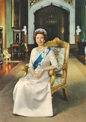 13627 - Postkarte mit Ihrer Majestät Königin Elisabeth der Zweiten