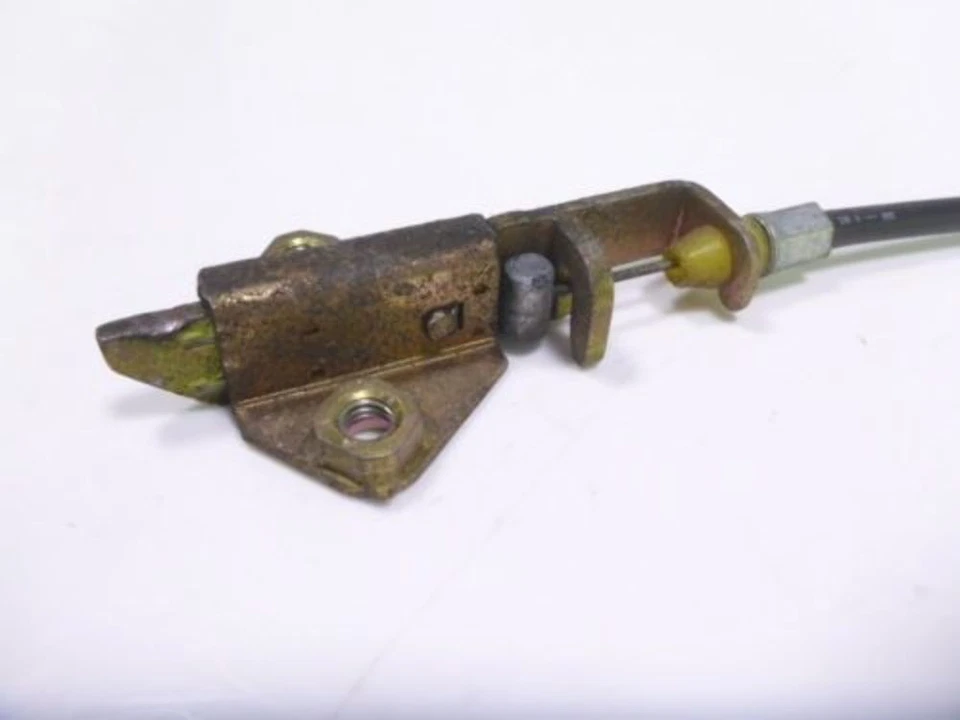 Pestillo asiento Kawasaki Z1000 03-06 Foto 3 de 4