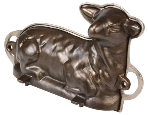 True Vintage 1930s Griswold Cast Iron Lamb Cake Mold. No 865 Front & No 866 Back