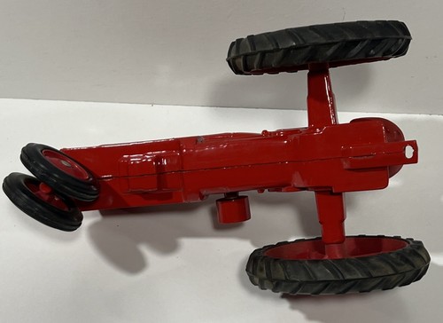 1/16 Farmall M Hardware Hank Diecast Tractor - Picture 7 of 7