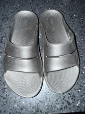 OOFOS Unisex Black OOAHH Recovery Slide Sandals Men’s 5 Women’s 7