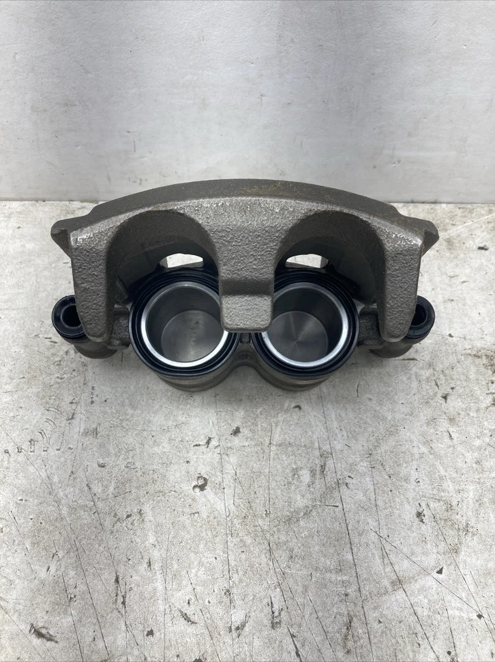 Workhorse Caliper W8002907 (New Old Stock) - Image 3 of 4