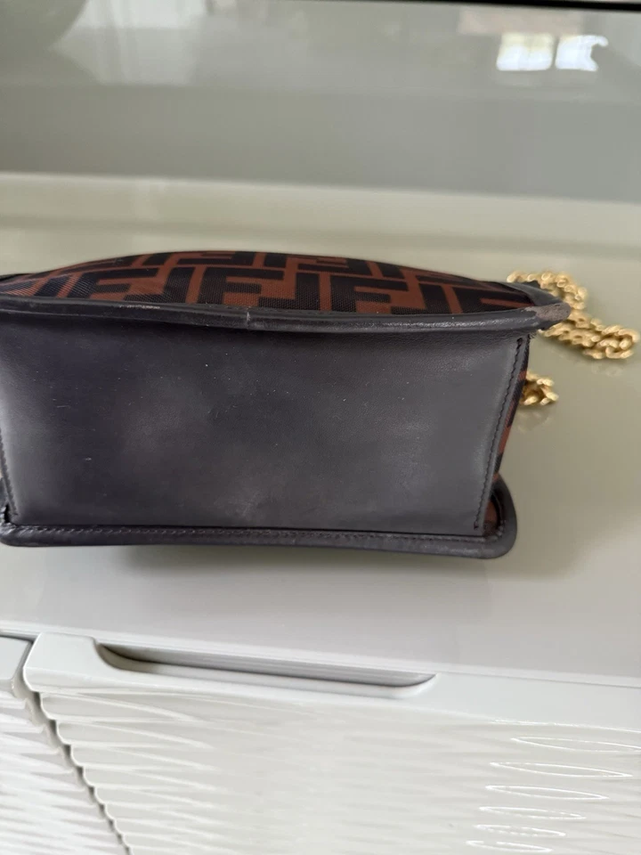 FENDI KAN F SHOULDER BAG ZUCCA MESH SMALL IN GREAT CONDITION HARDWARE COVER GOLD - Image 3 of 4